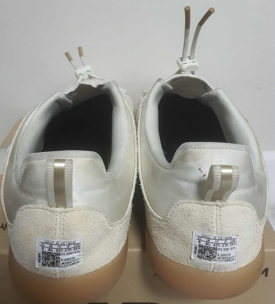 아디다스 x 배드 버니 발레리나 오프 화이트 코어 블랙 265 상품이미지5