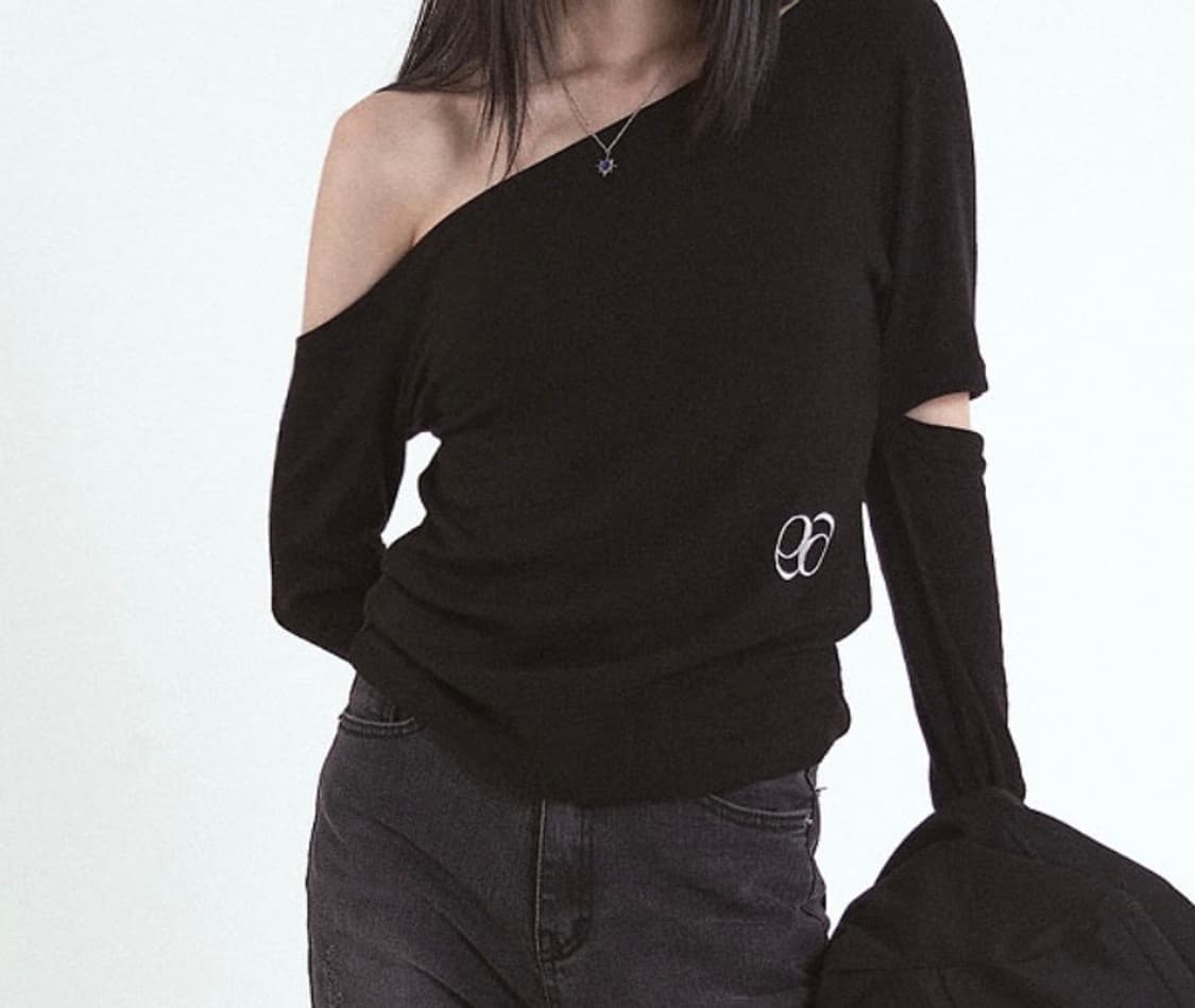 애즈온 원숄더 컷아웃 탑 블랙 상품이미지2