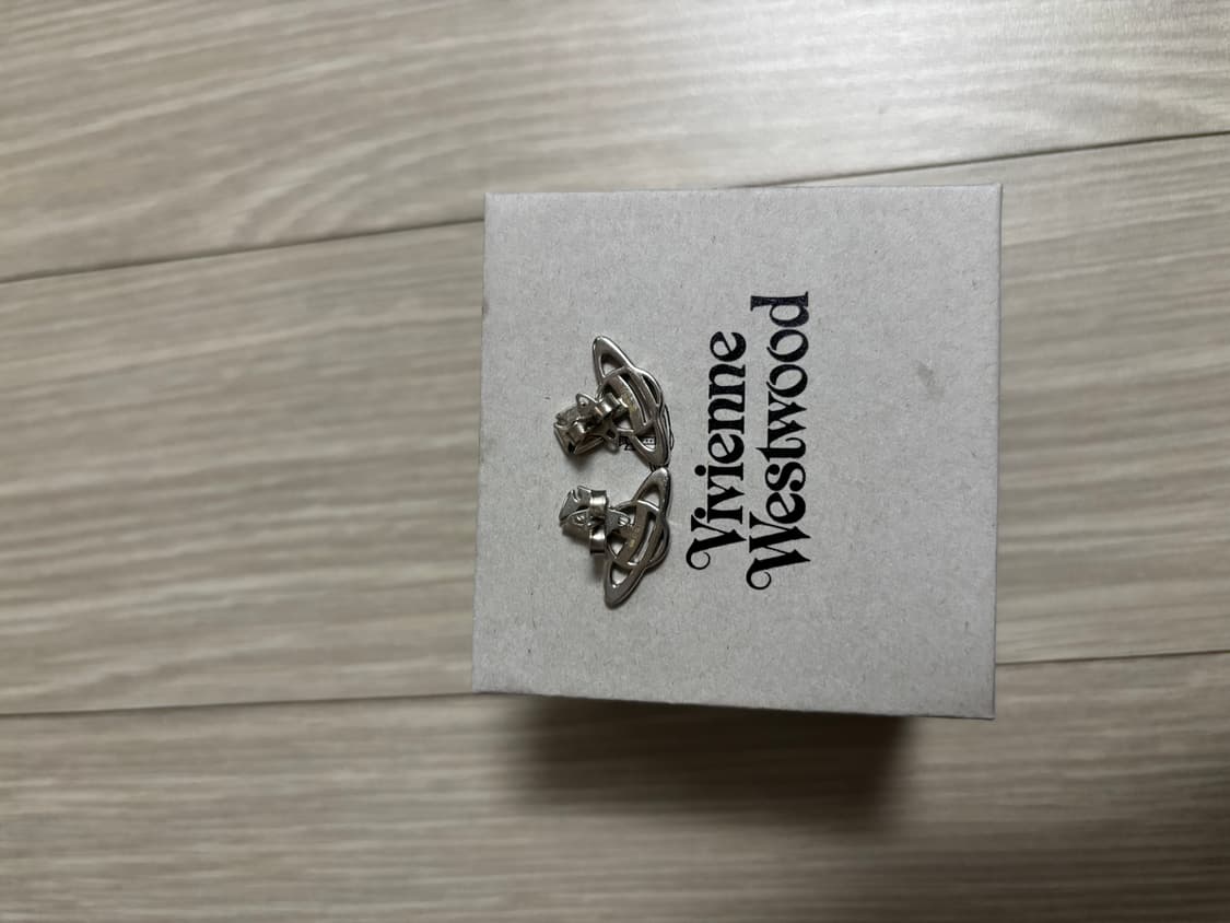 비비안웨스트우드 LUCY 귀걸이 상품이미지3