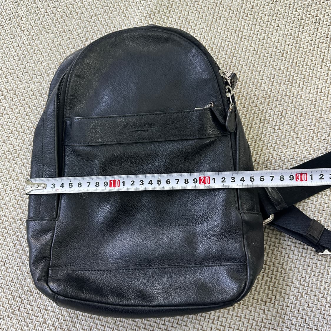 실측확인 코치 블랙 가죽 슬링백 0409D 상품이미지3