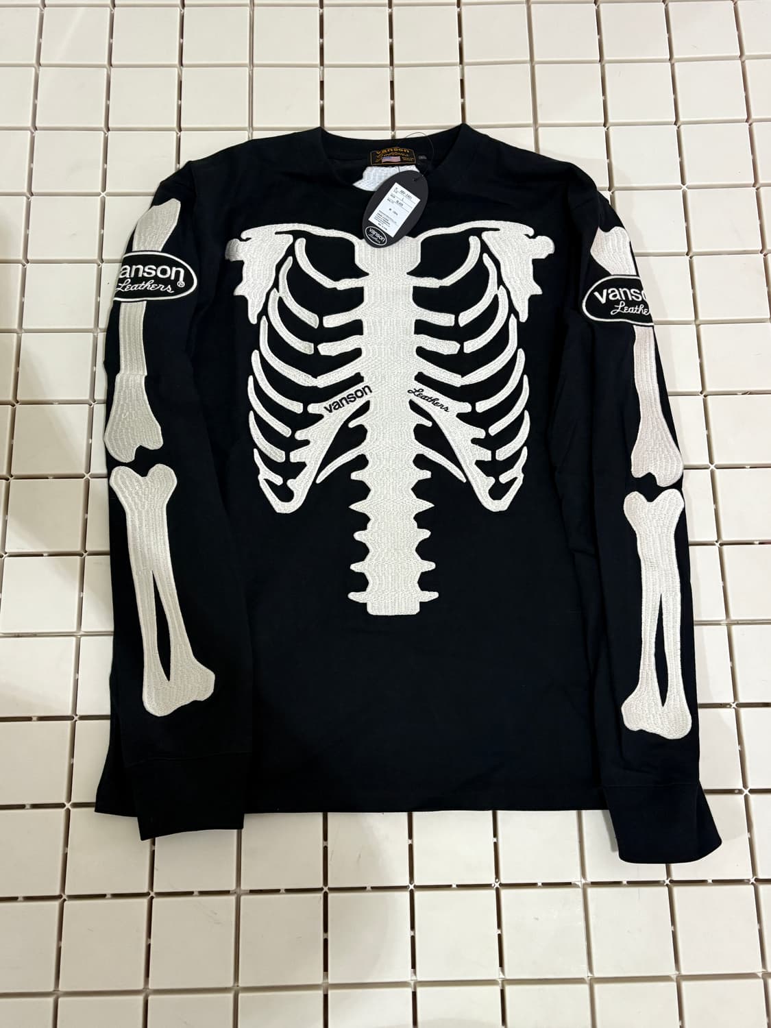 밴슨 블랙 긴팔티 상품이미지5