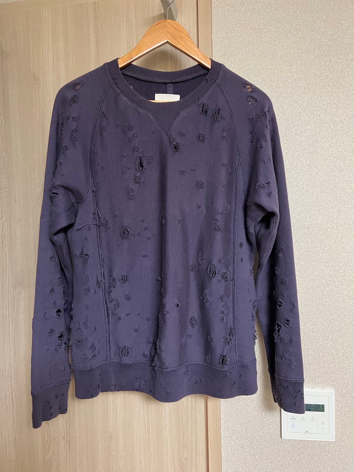 [46] 솔로이스트 데미지 스웻 크루넥 맨투맨 상품이미지1