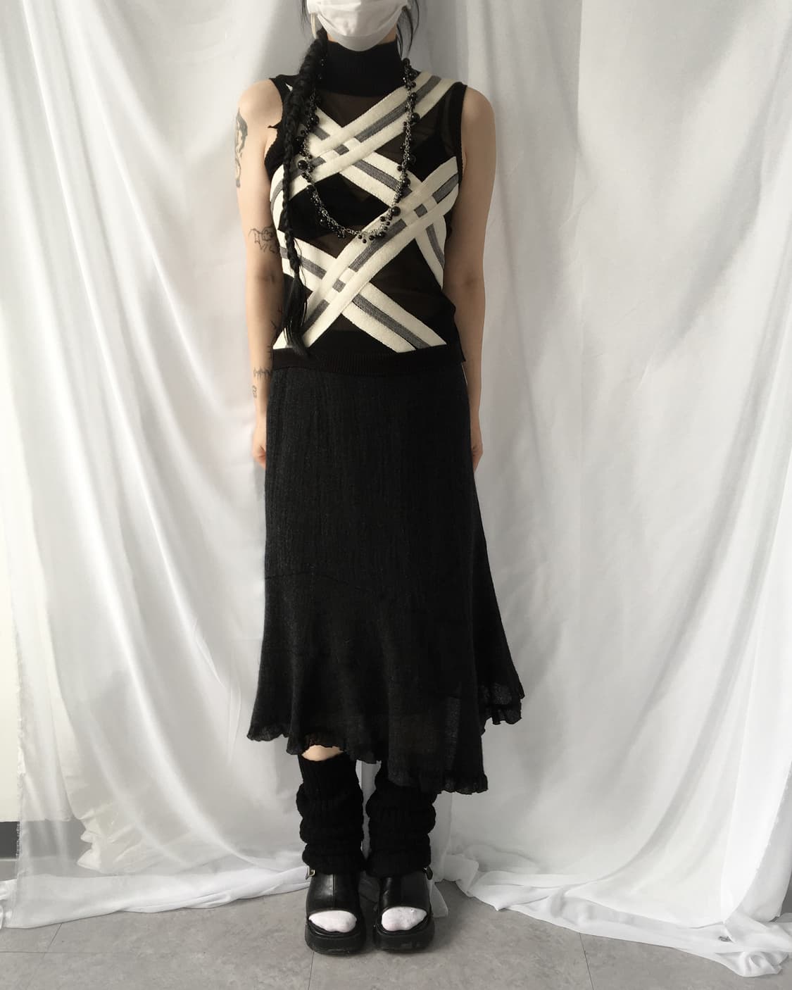 Line detail high neck knit sleeveless 상품이미지1