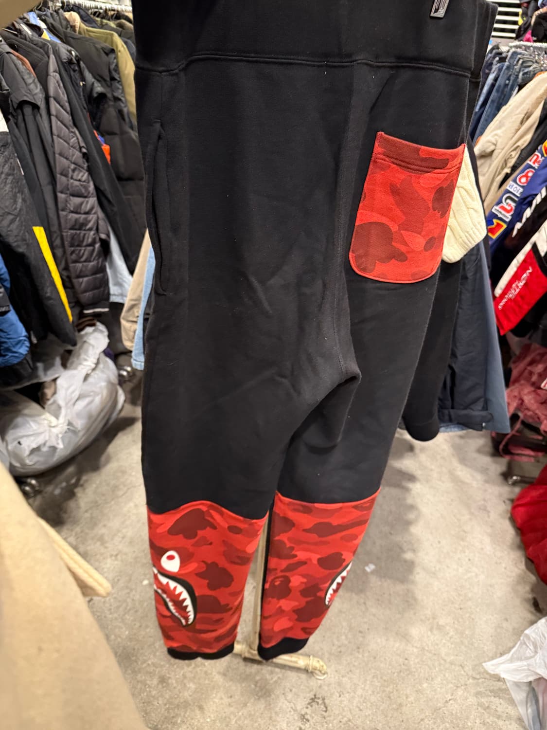 베이프 샤크 카모 스웻팬츠 상품이미지3