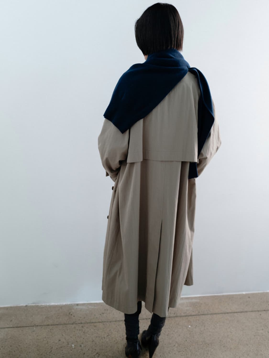 모노하 트렌치코트 얼바닉30 킨더살몬 lfm 포터리 르메르 cos 토템 상품이미지4