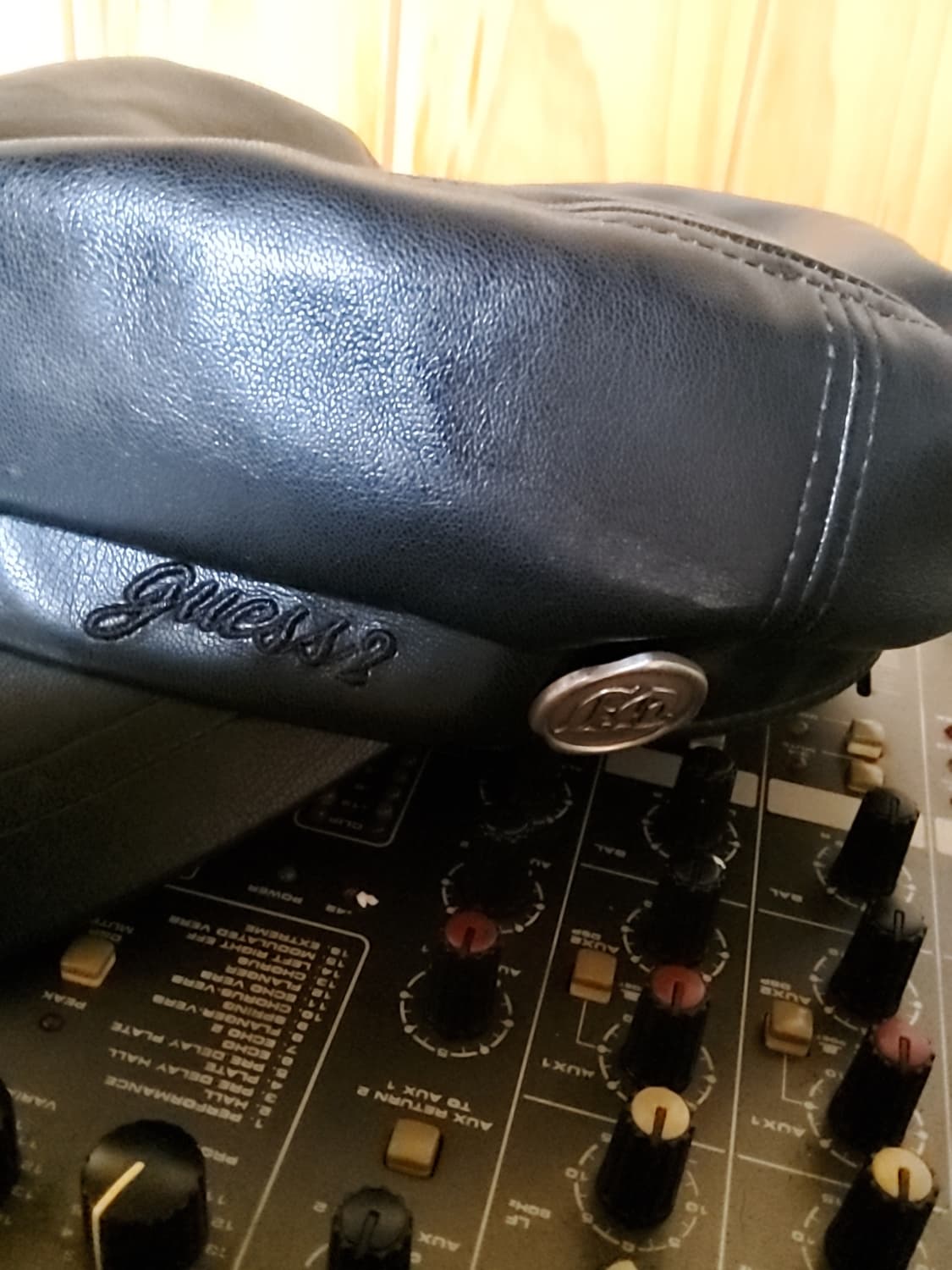 Guess 게스 레더캡 모자 상품이미지2