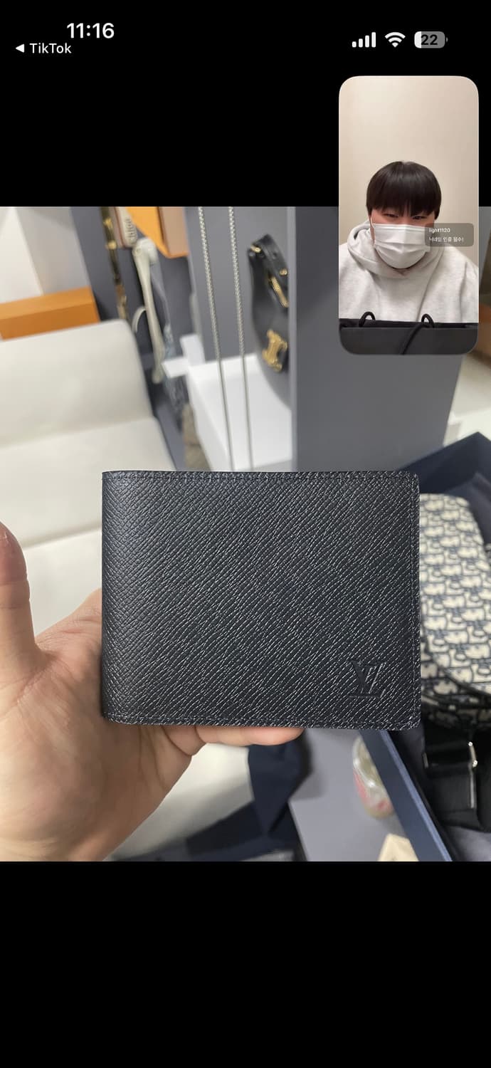 루이비통 타이가 슬렌더 월릿 블랙 반지갑 상품이미지1