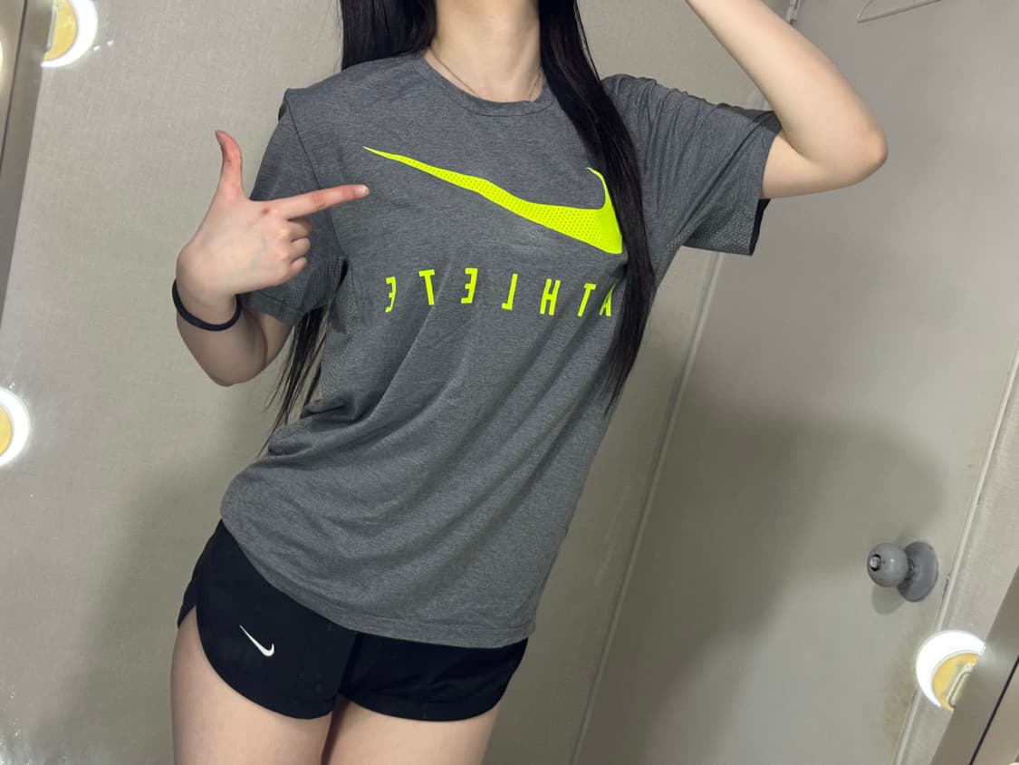 나이키 그레이 형광 빅스우시로고 기능성 반팔티 🩶🍀 상품이미지3