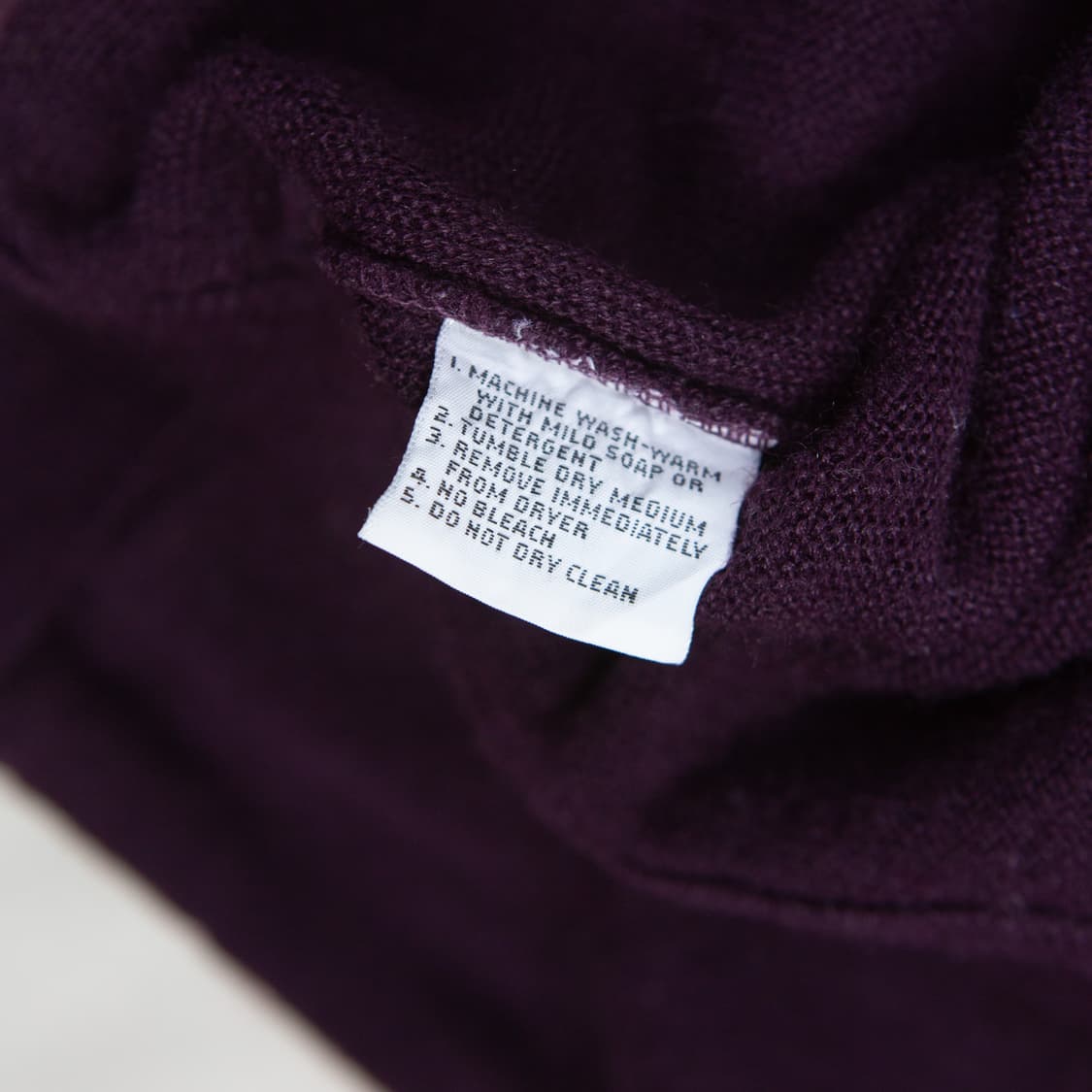 60s IZOD Lacoste 올른 아크릴 V 넥 스웨터 딥 퍼플 상품이미지5