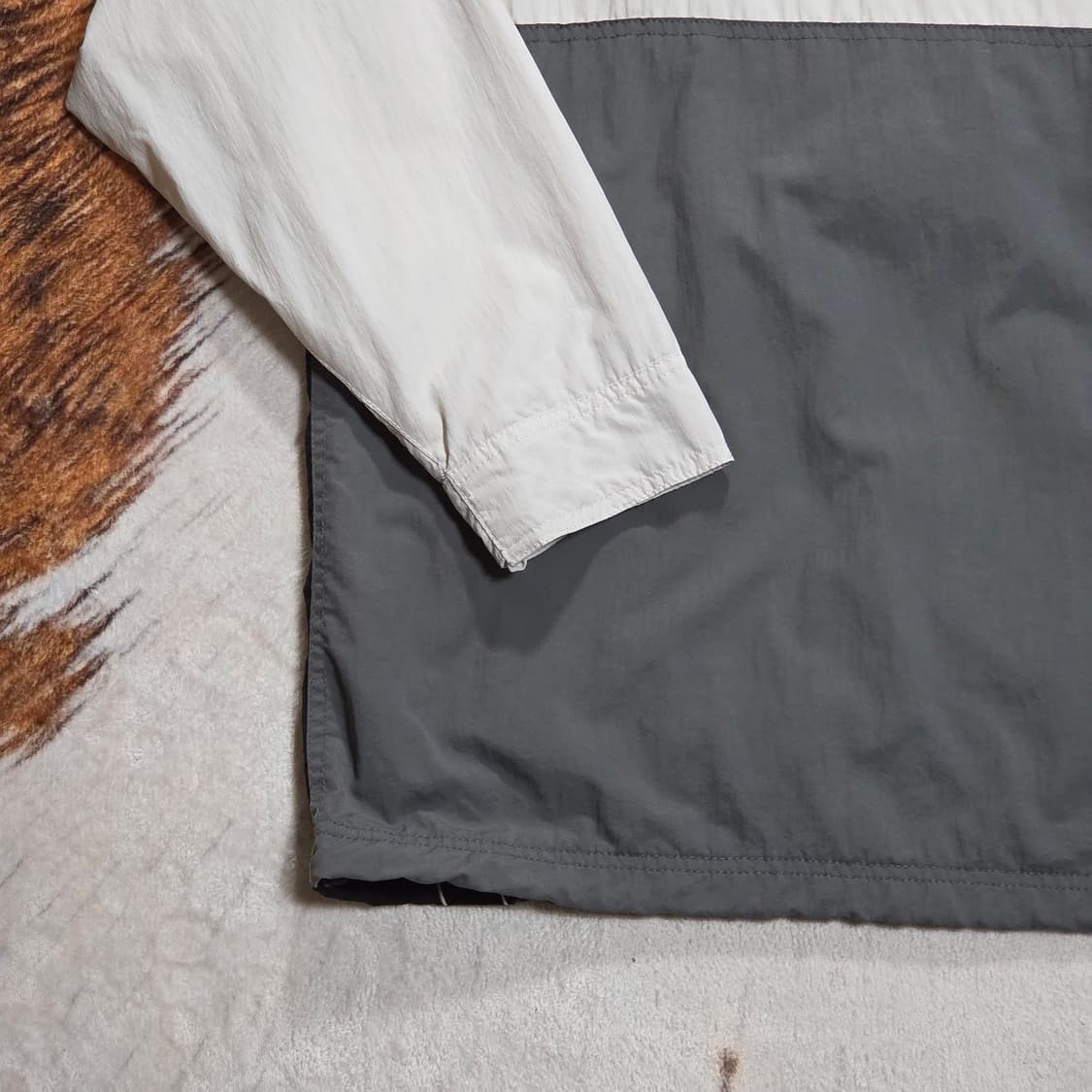 스파오 그레이 블랙 배색 아노락 상품이미지6