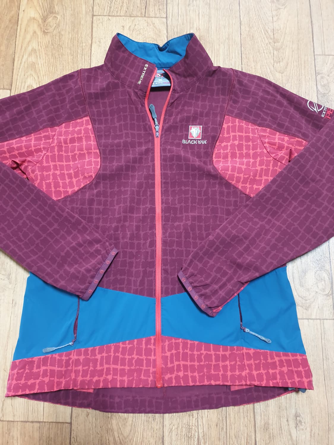 1082 블랙야크 아웃도어 집업 95 사이즈입니다 상품이미지2