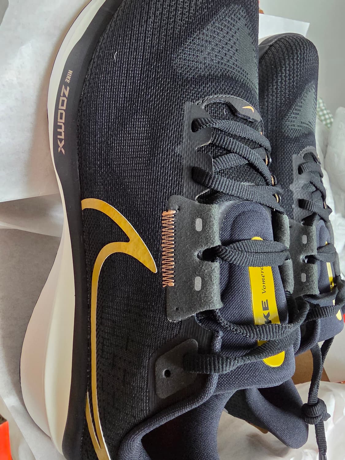 나이키 보메로 17 블랙/브론진  270 상품이미지4