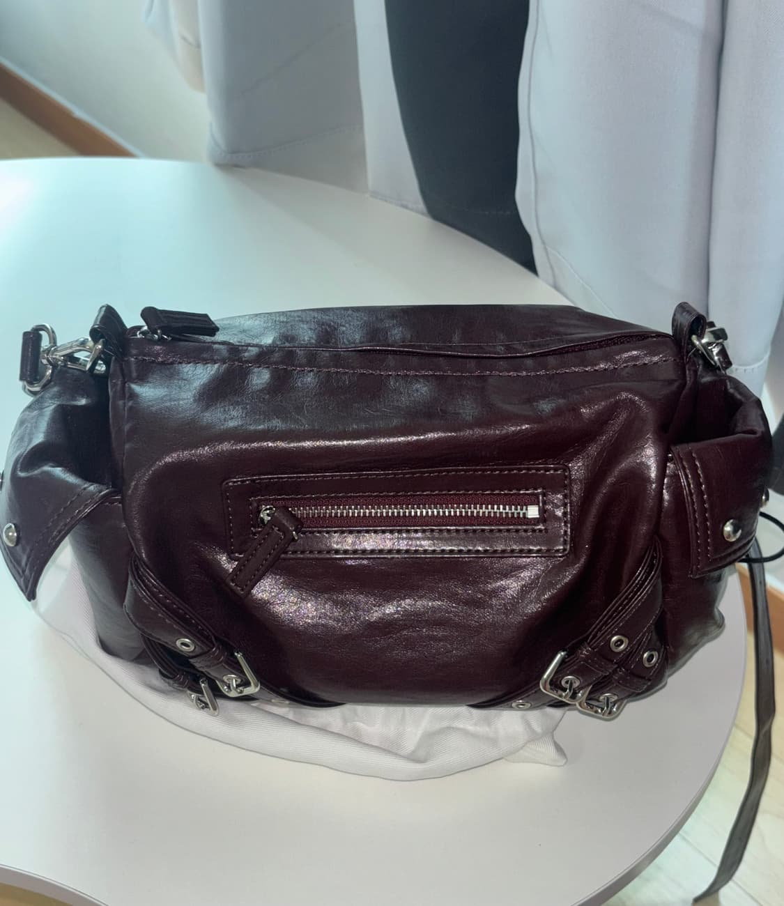 다이닛 가방 STUD POCKET BAG IN BUR GUNDY 상품이미지1