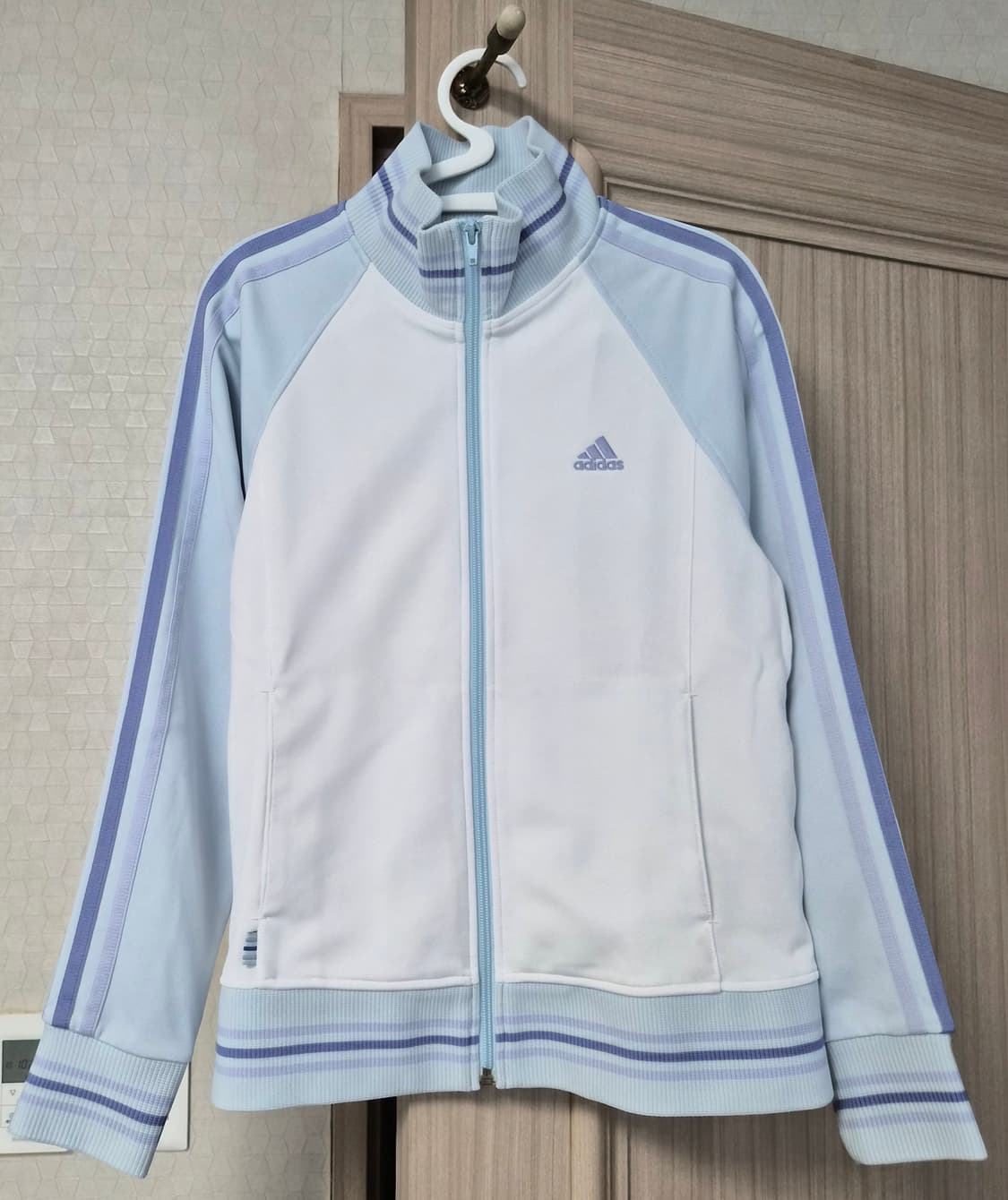 아디다스 하늘 삼선 트랙 져지 상품이미지1