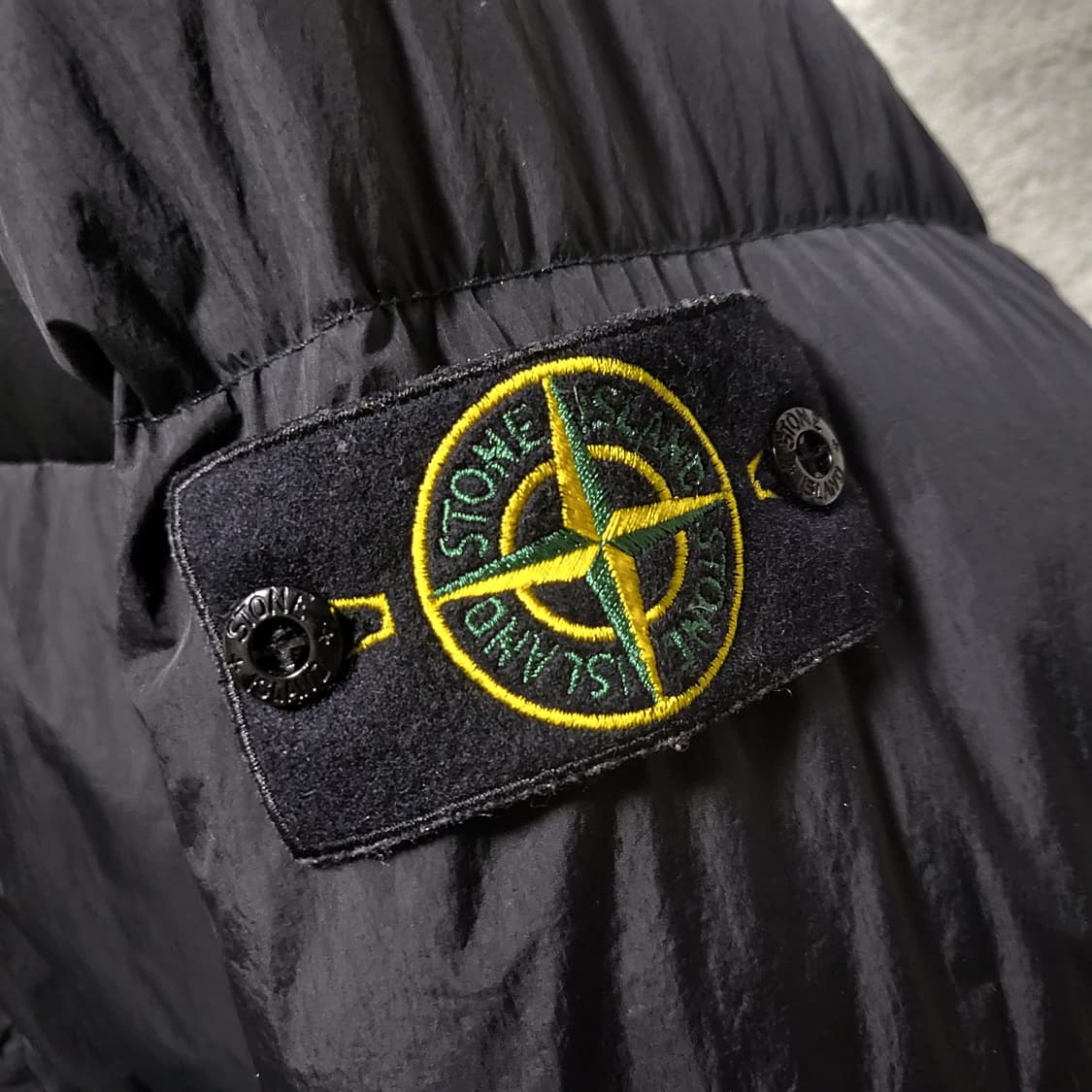 [새상품급] XL / 23FW 스톤아일랜드 크링클랩스 후드 다운 패딩  상품이미지3