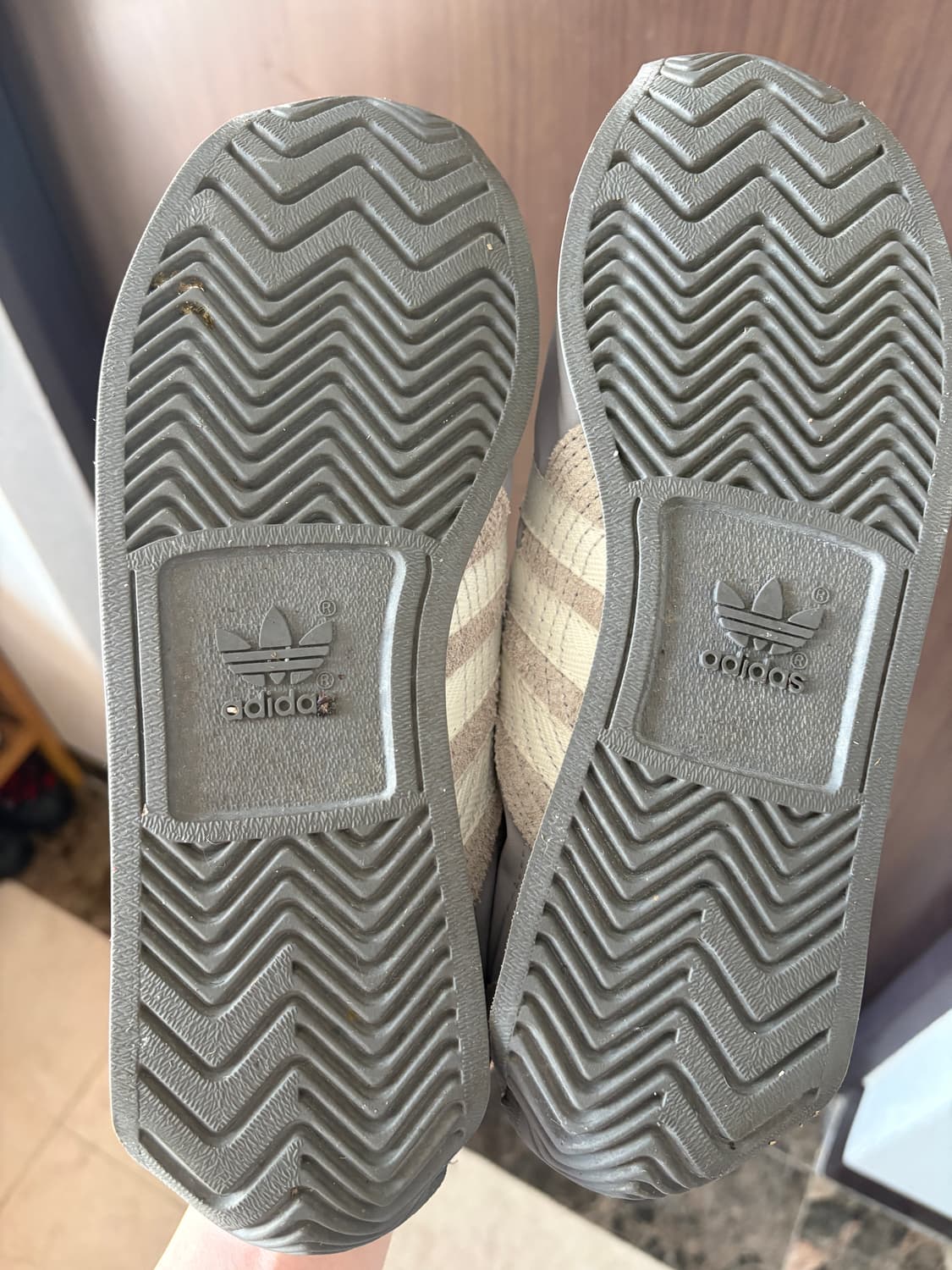 아디다스 송포더뮤트 컨트리 265사이즈 상품이미지4