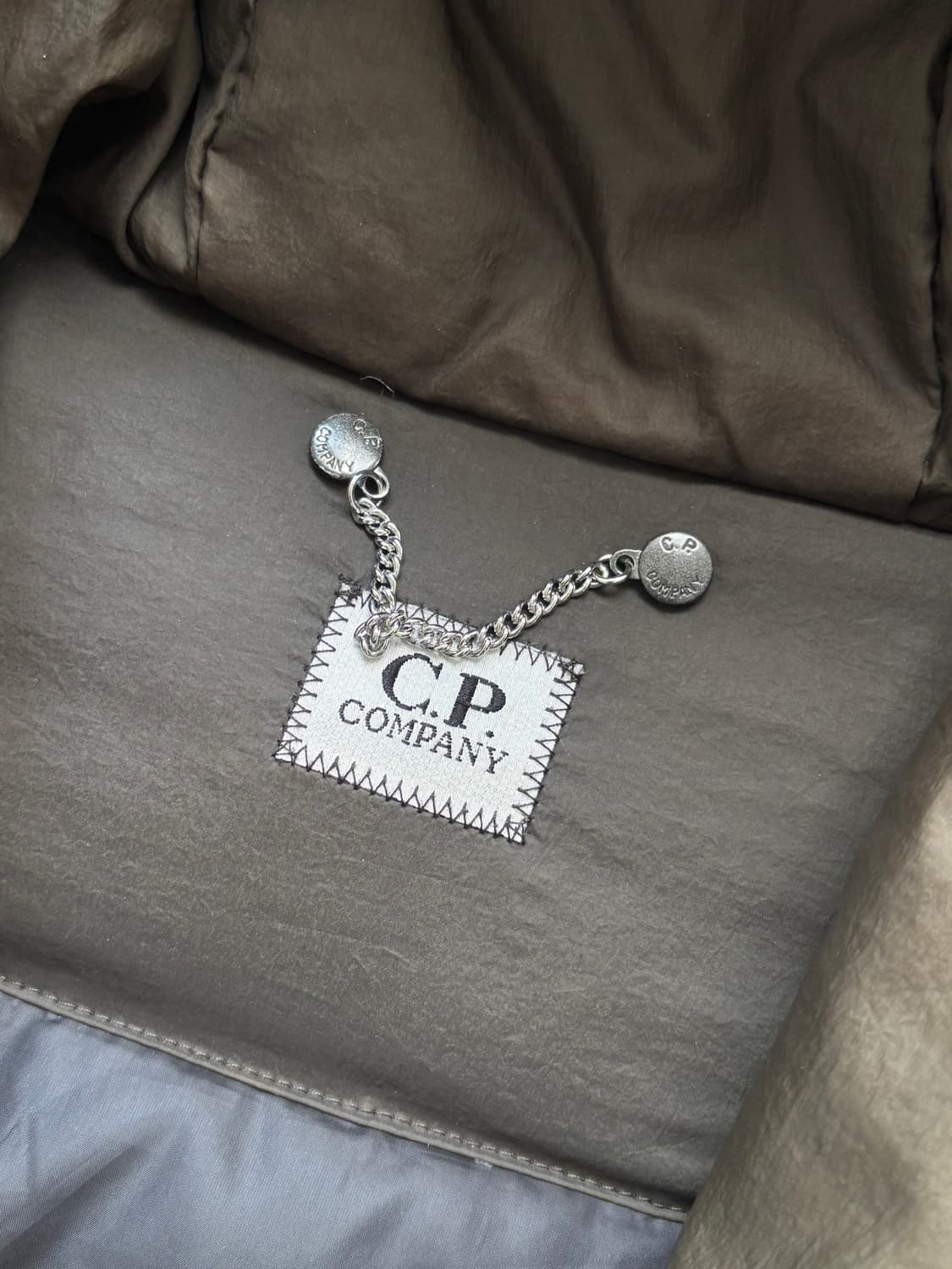 C.P. Company CP 컴퍼니 카키브라운 고글 다운 패딩 상품이미지5