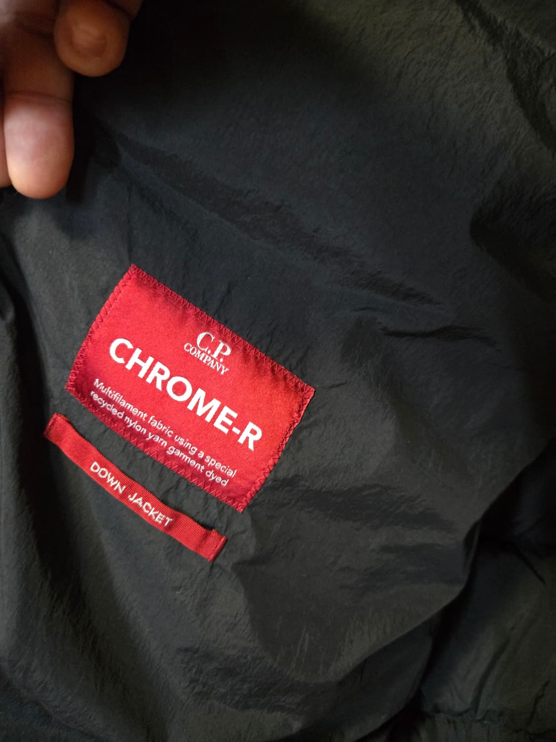 25fw cp company 크롬r 렌즈와펜 다운패딩 블랙 새상품급 상품이미지5