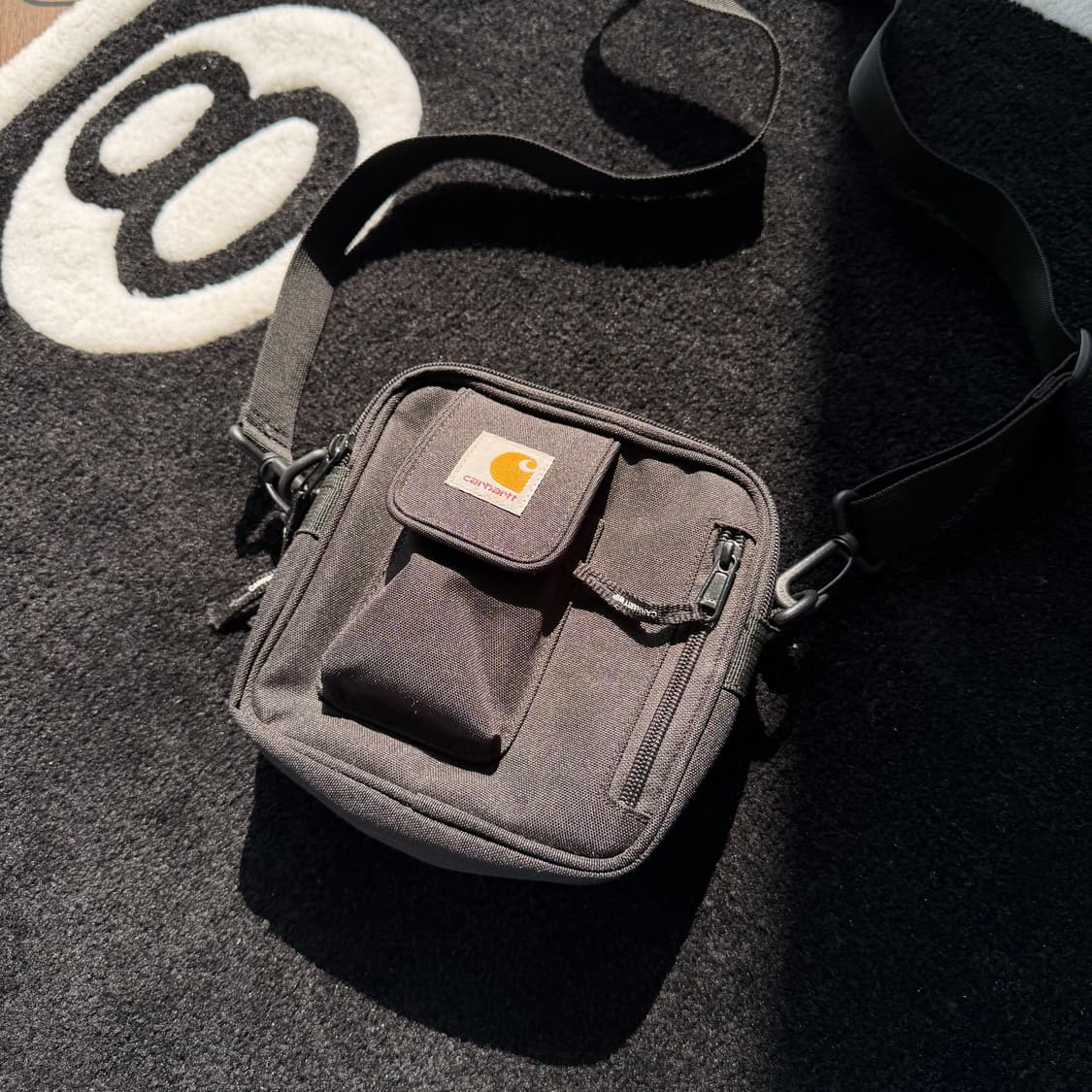 칼하트 에센셜 백 스몰 블랙 정품 상품이미지8