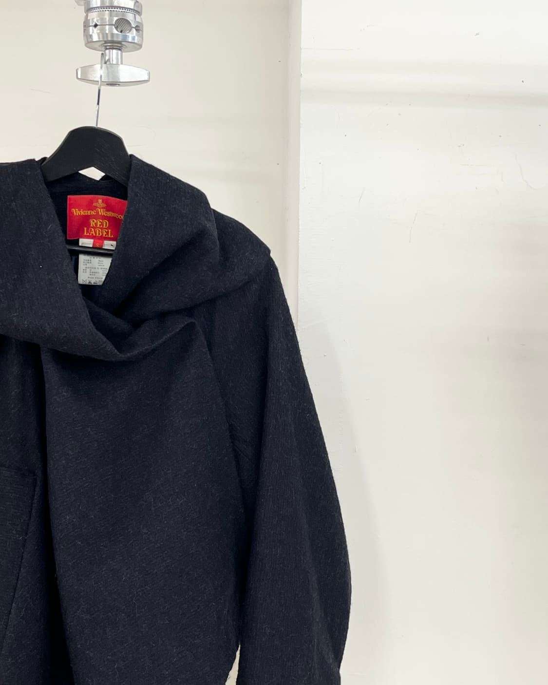 비비안 웨스트우드 레드라벨 드레이프 타이 넥 울 코트 상품이미지4