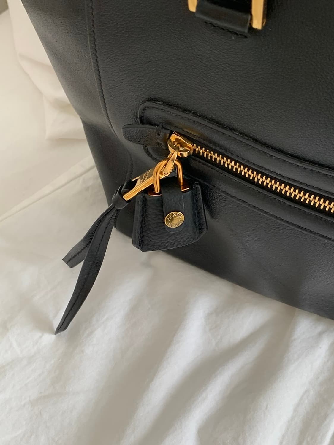 프라다 레더 숄더 토트백 상품이미지10