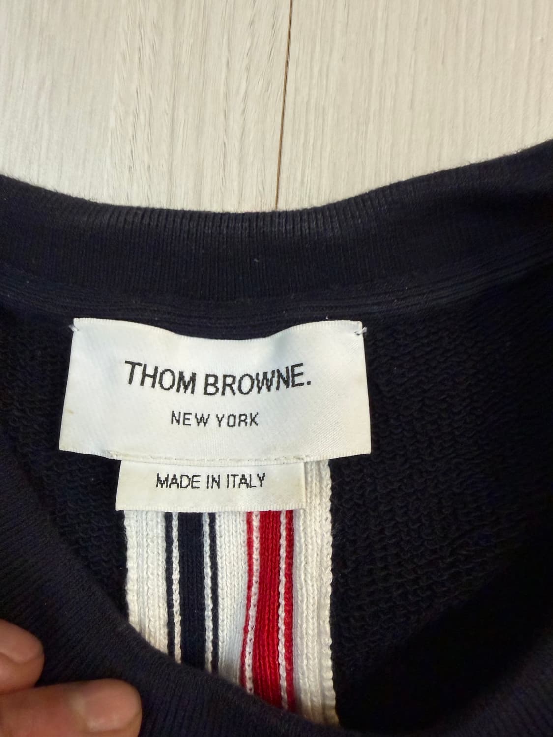 톰브라운 네이비 백삼선 4사이즈 맨투맨 상품이미지5