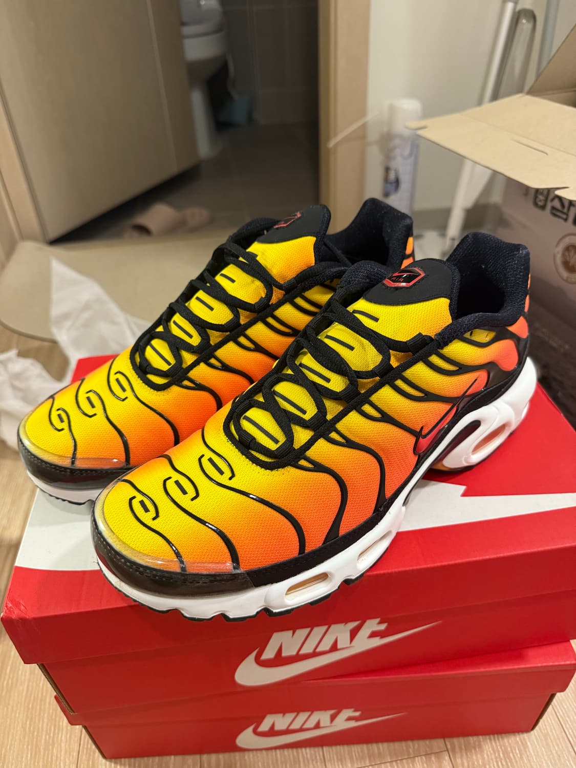 나이키 에어맥스 플러스 275 상품이미지1