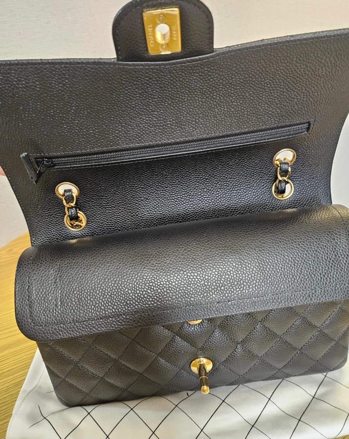 (정품)샤넬 클래식 캐비어 플랩백 캐비어 금장 상품이미지9