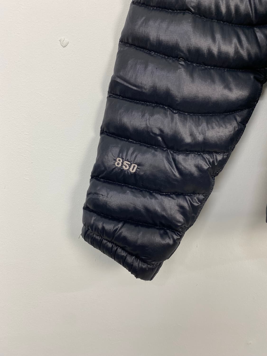 노스페이스 850 플라이트 센터로고 다운 경량패딩 S 상품이미지5