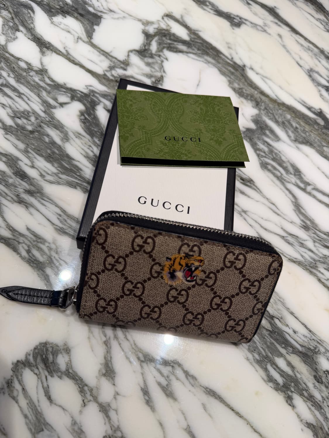 구찌 GG 타이거 반지갑 상품이미지1