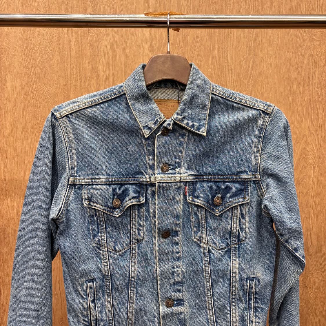 리바이스 데님 자켓 클래식 트러커 더블 포켓 디테일 워싱 블루 상품이미지4