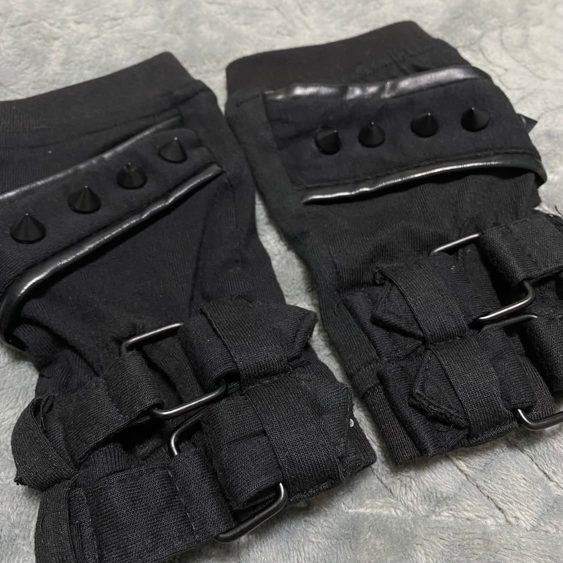 락샵 포이즌 인더스트리 스터드 핸드워머 고스펑크 락시크 펑크룩 상품이미지1