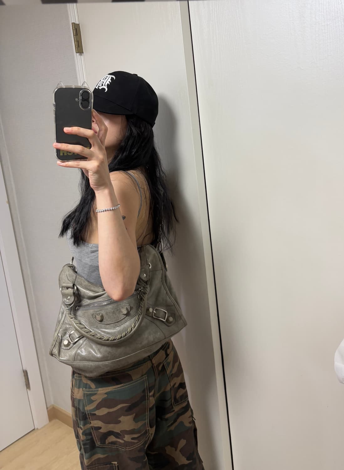 발렌시아가 모터백 그레이M 상품이미지3