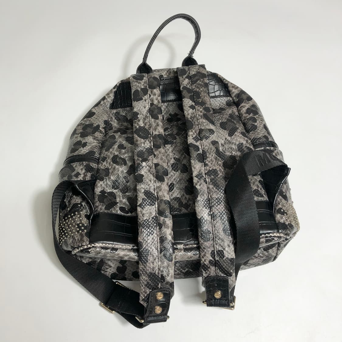 MCM 뱀피 스터드 백팩  상품이미지6