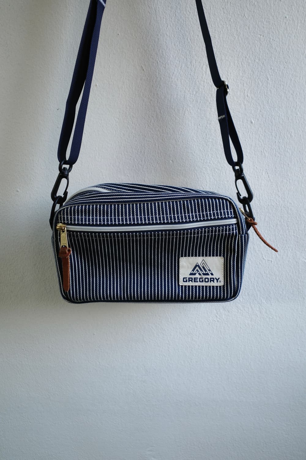 그레고리 스트라이프 크로스백  상품이미지3