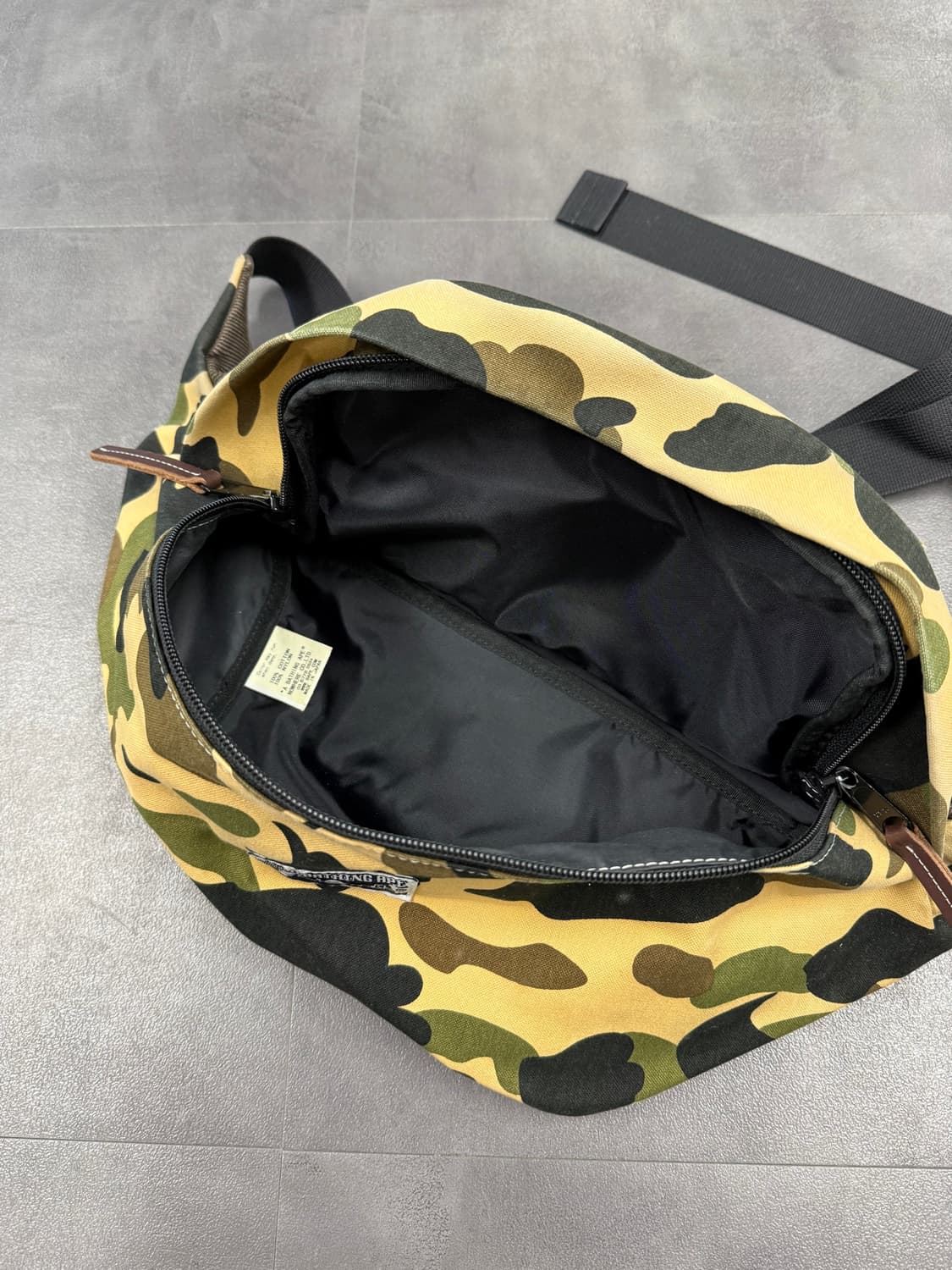 BAPE 베이프 크로스백 슬링백 힙색 상품이미지4