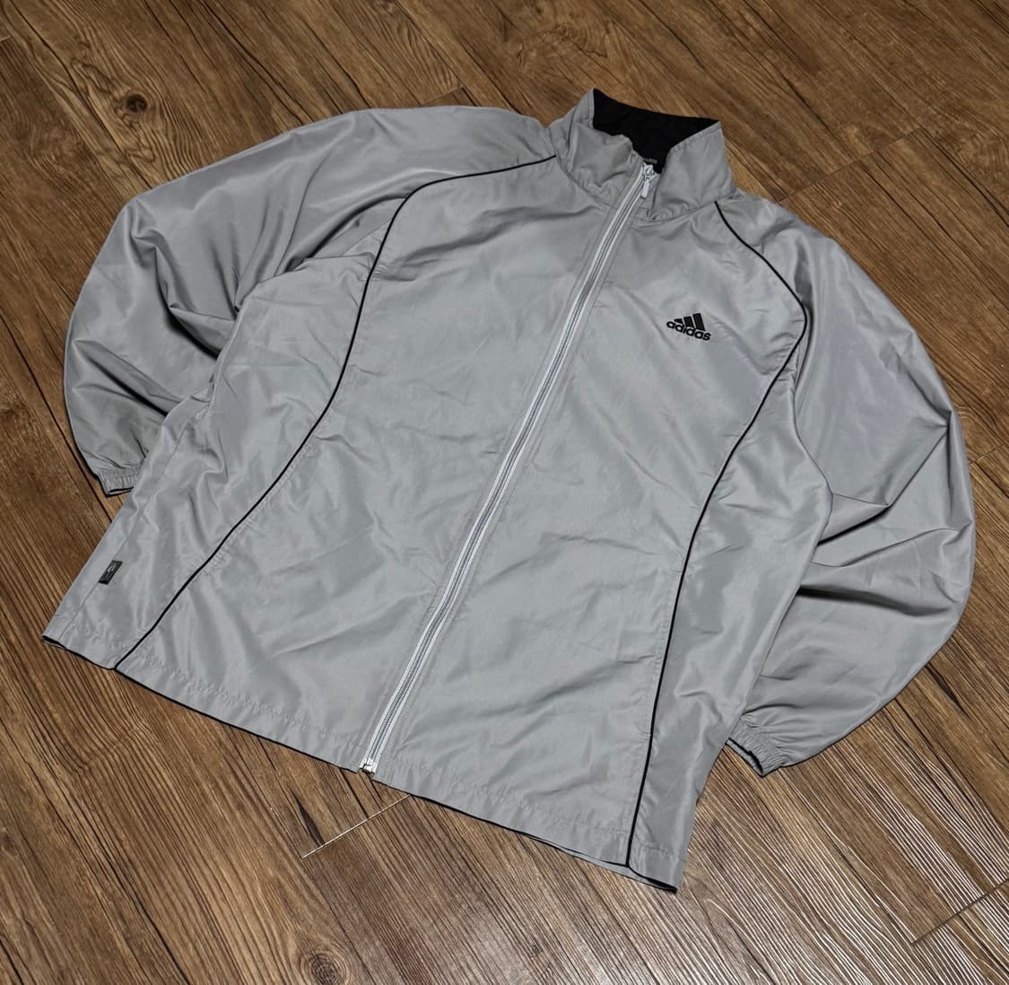 [L] 아디다스 무채색 그레이 바람막이 자켓 상품이미지1