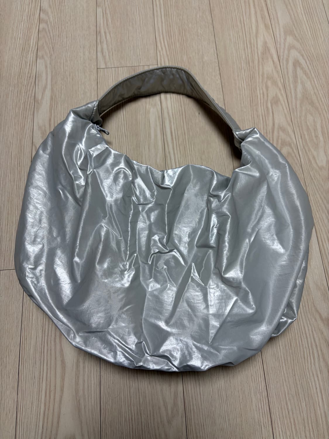 아모멘토 실버백 상품이미지3