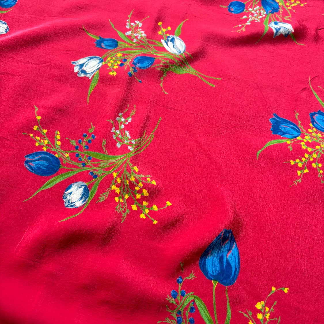 이탈리아 레드 플라워 패턴 클래식 실크 스카프 상품이미지4