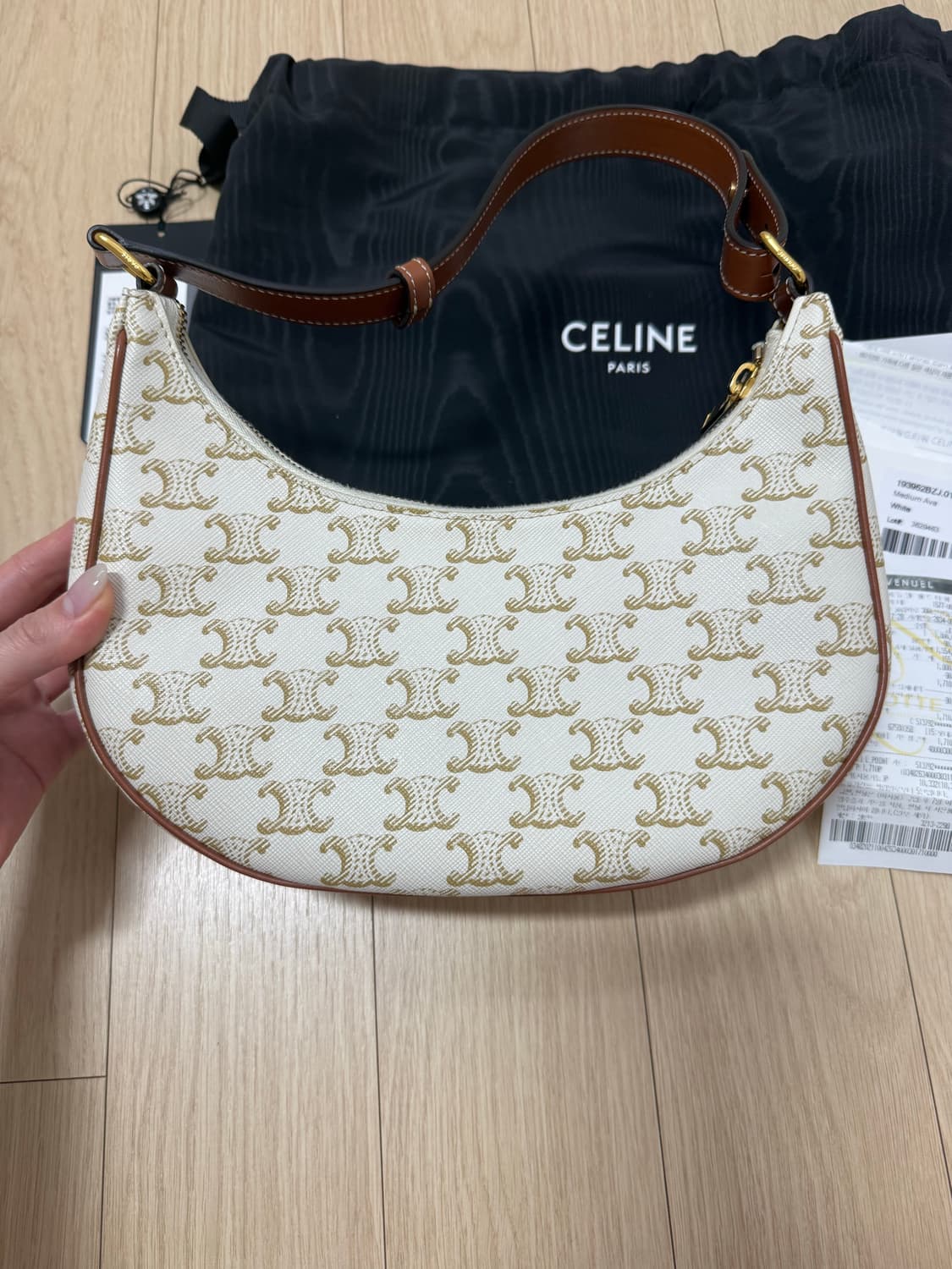 셀린느 트리옹프 캔버스 아바백 화이트 상품이미지3