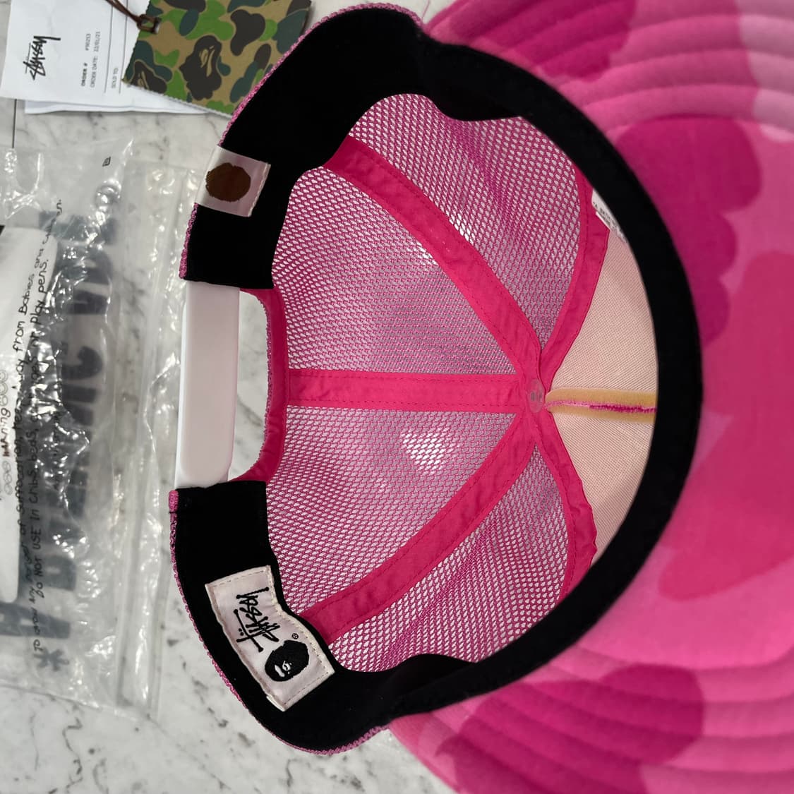 스투시 베이프 트러커 캡 핑크 상품이미지2