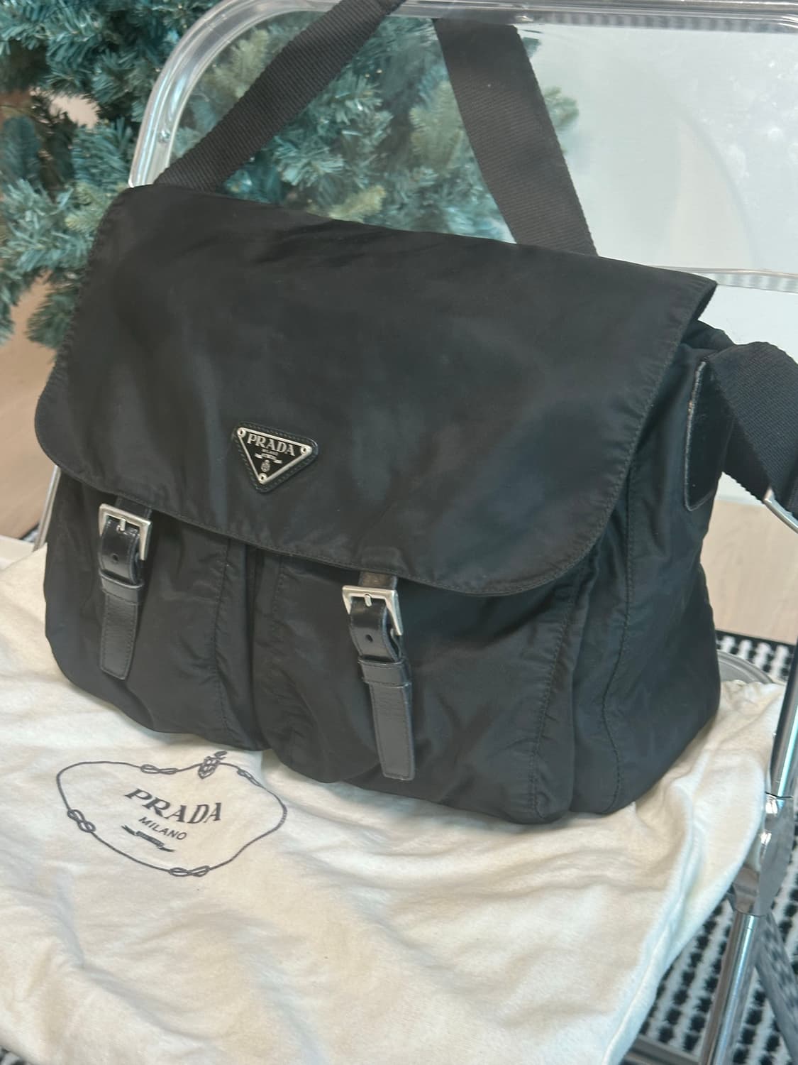 프라다 투버클 포코노 나일론 메신저백 크로스백 상품이미지1