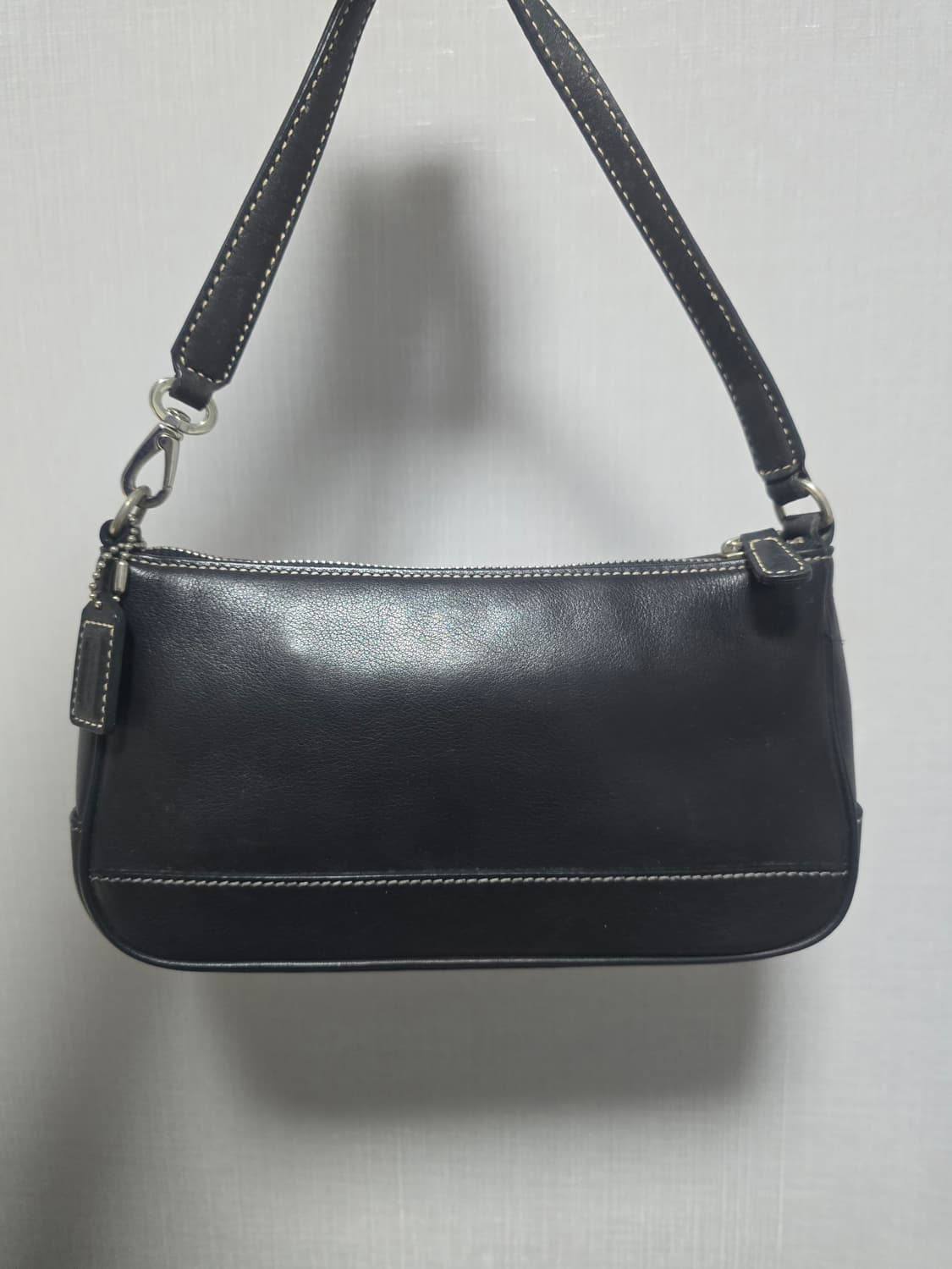 Coach 코치 햄프턴 바게트 토트백 블랙 상품이미지1