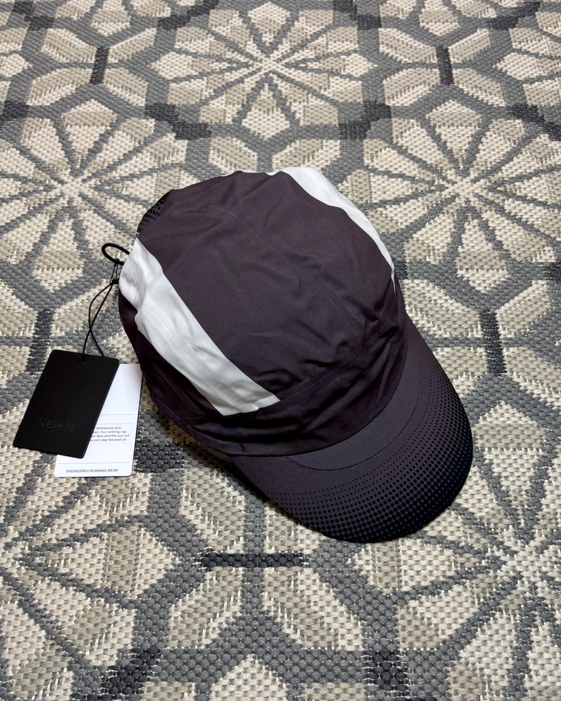 (OS) 소어 프린티드 런 캡 블랙 그레이 상품이미지1