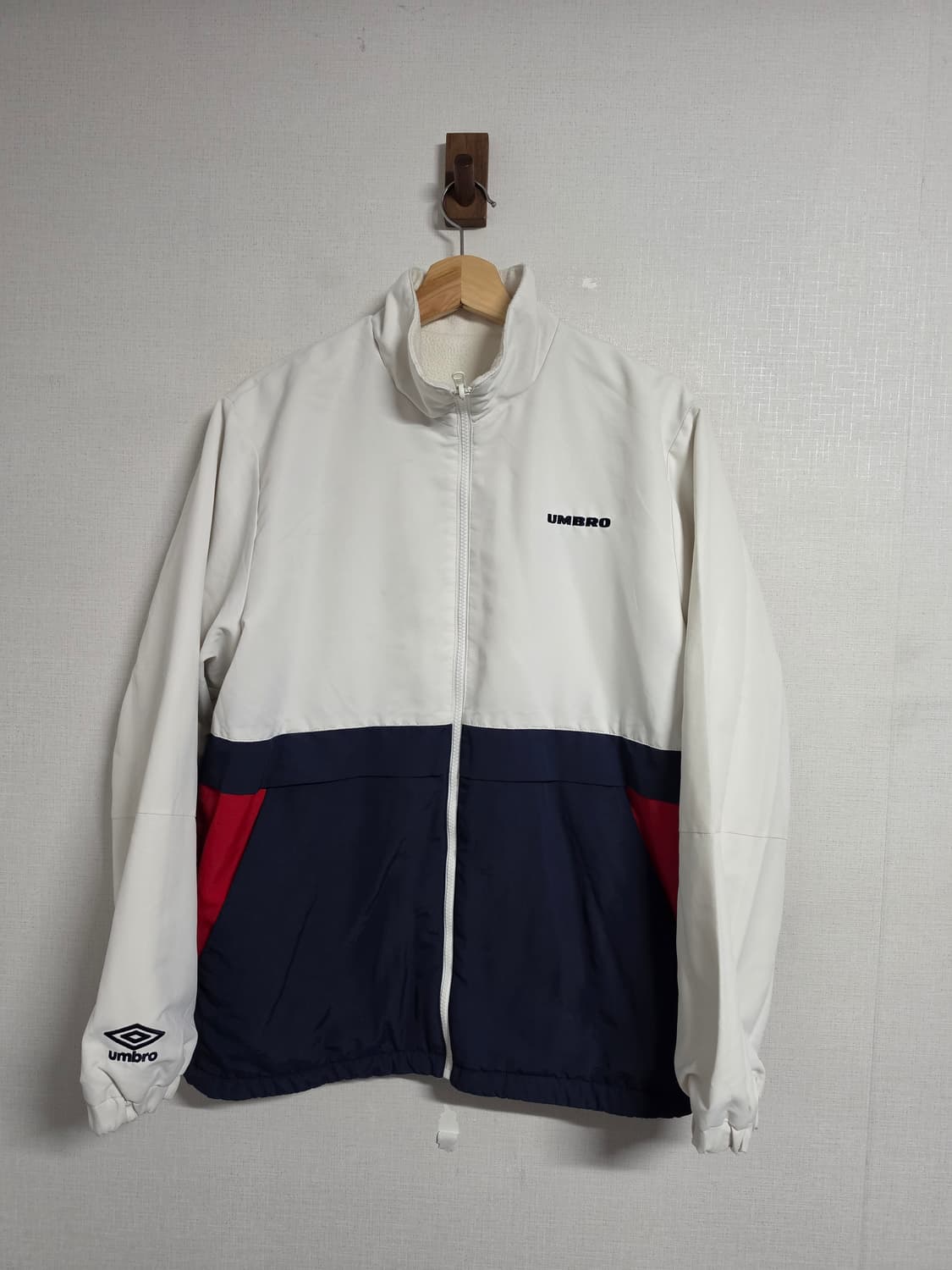 엄브로 빅로고 리버시블 바람막이 후리스 95 상품이미지1