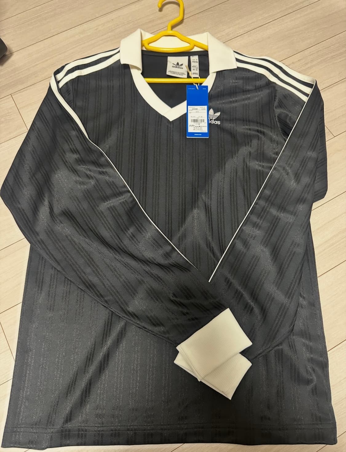 아디다스 아디컬러 피케 풋볼 긴팔 티 IZ4808 상품이미지1