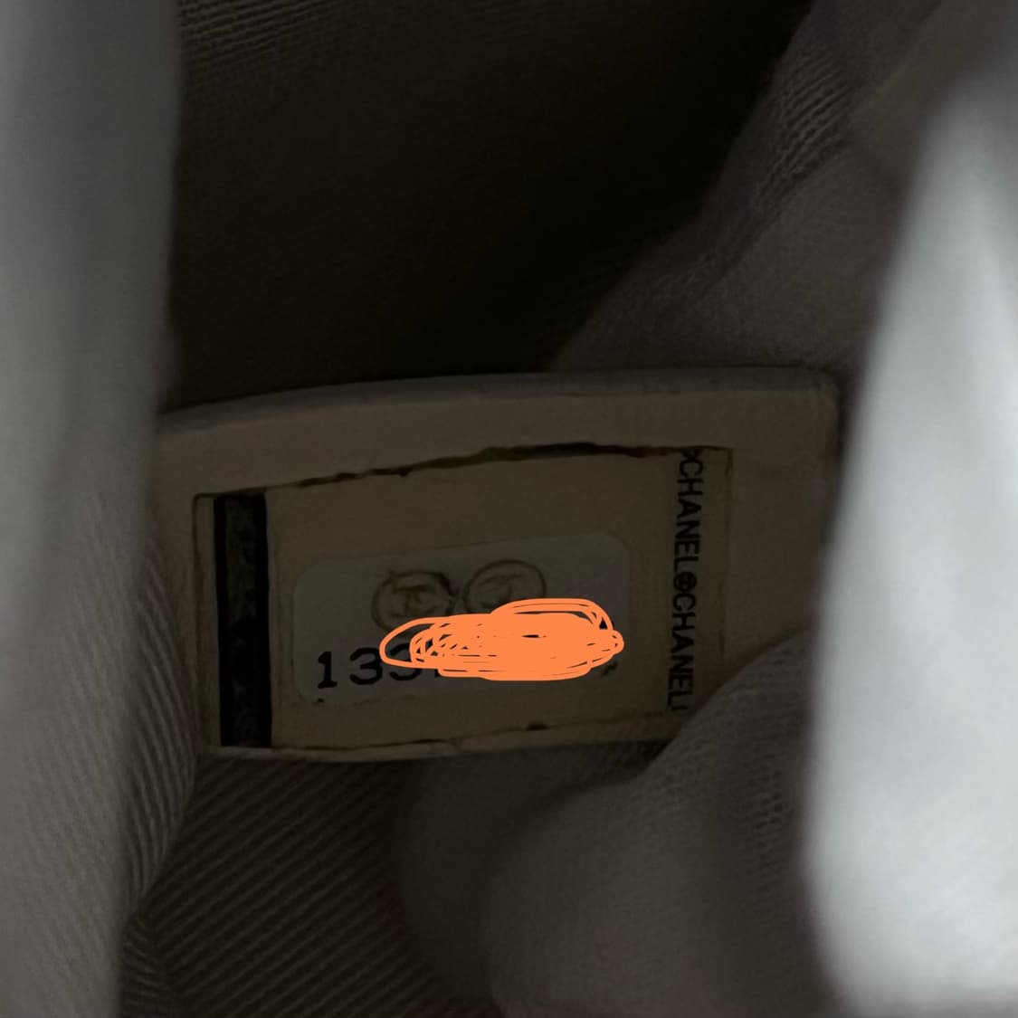 샤넬 클래식 미듐 블루 네오프렌 페이던트 체인 상품이미지9