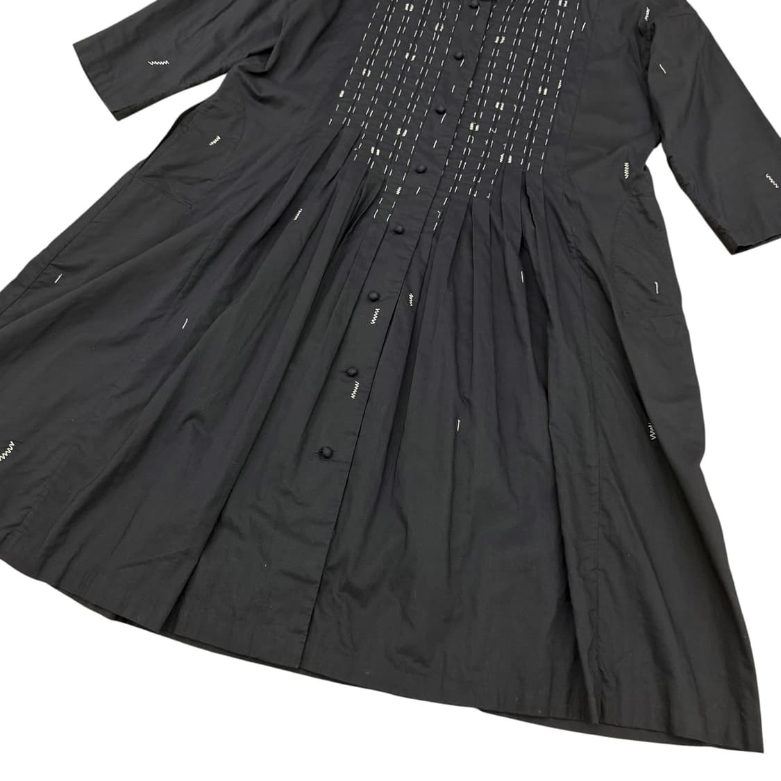 ISSEY MIYAKE HaaT 블랙 프릴 콩단추 미디원피스 상품이미지4