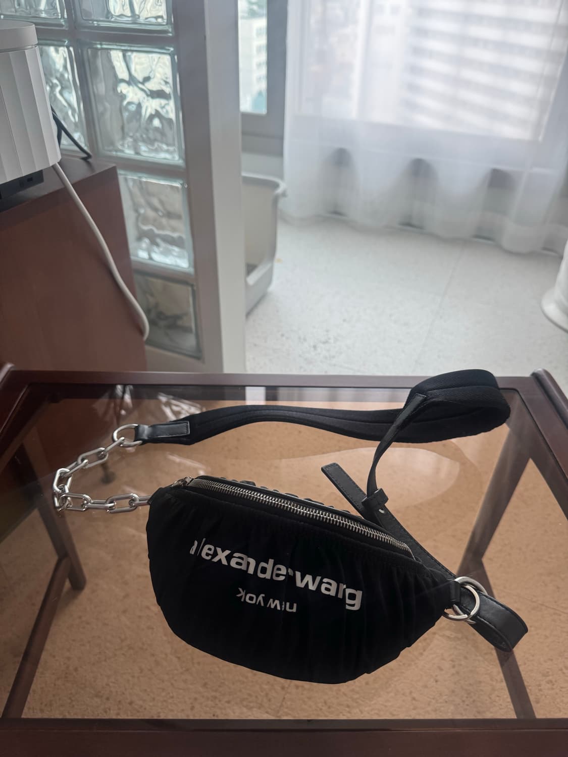 알렉산더왕 벨트백 로제착용라인 상품이미지3