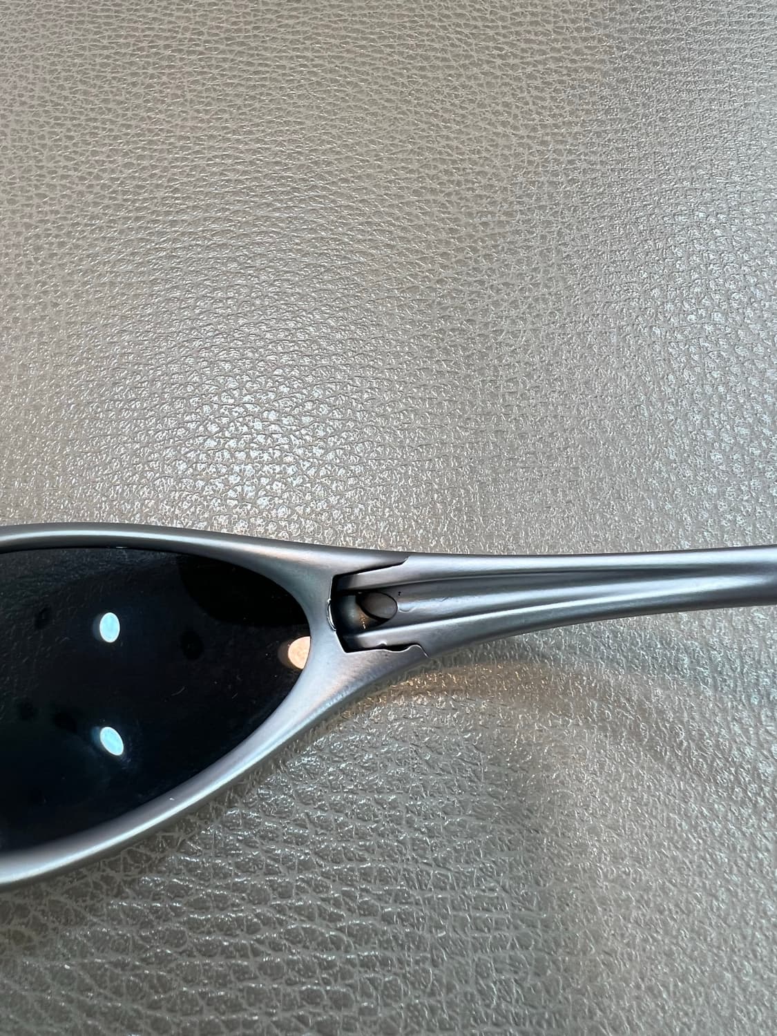 오클리 빈티지 미뉴트 1.0 fmj 5.56 실버 oakley 상품이미지4